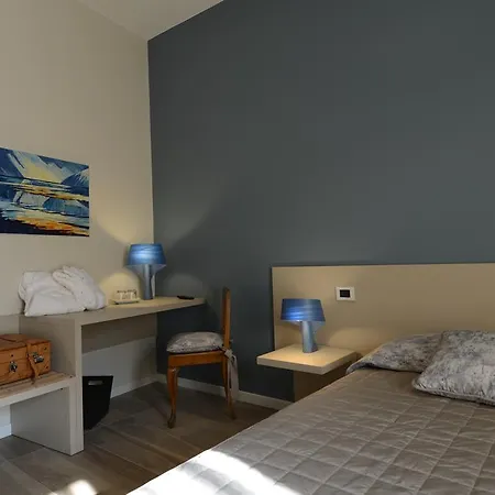 Daman Rooms & Breakfast Barzago Kamer foto